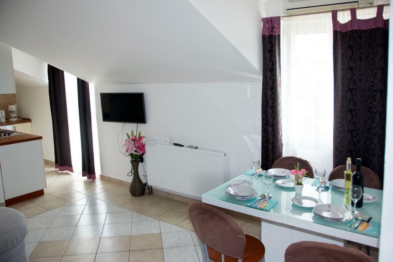 Apartments Ankica シベニク エクステリア 写真